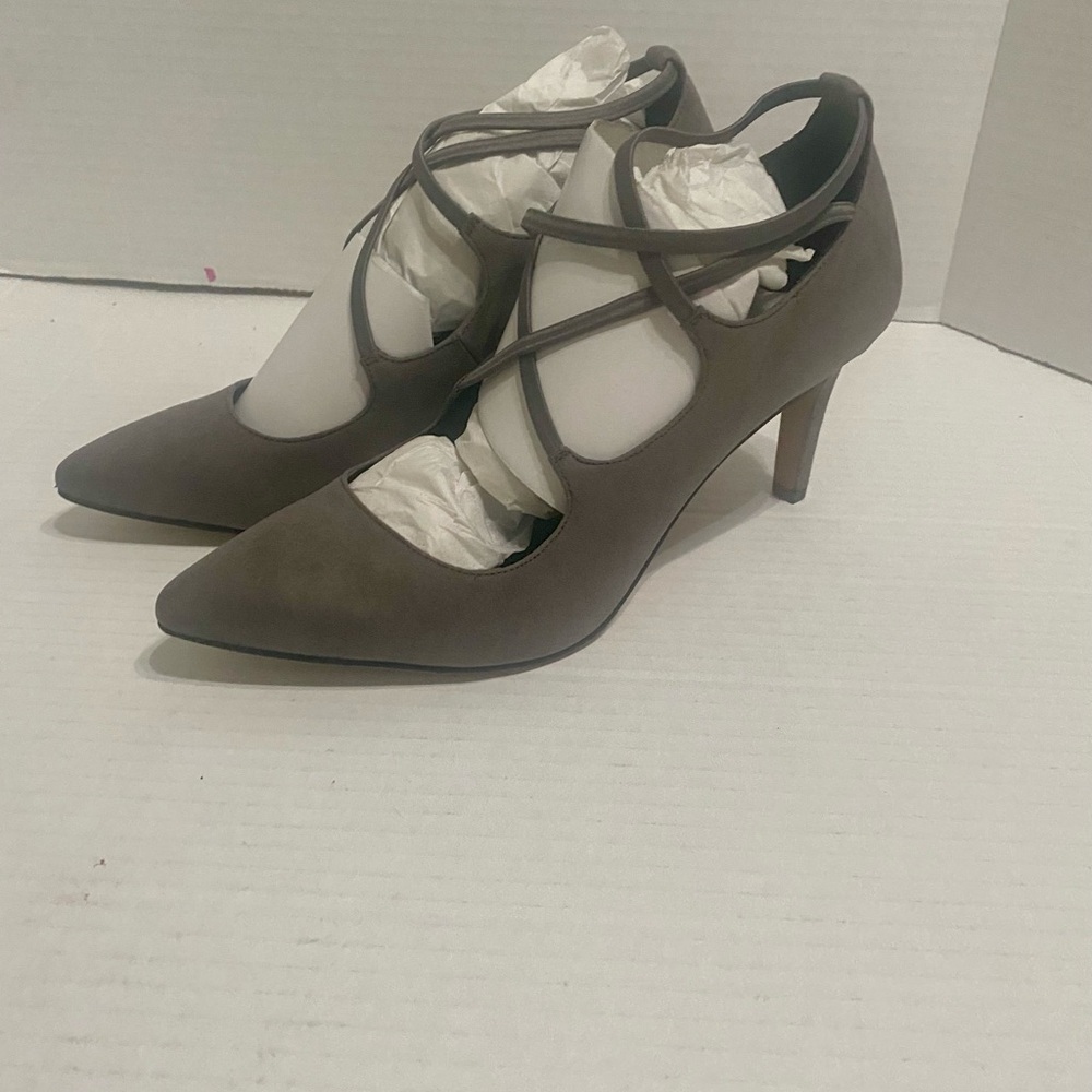 Kelly and Katie grey pumps with crisscross feature 3” heel size 7.5